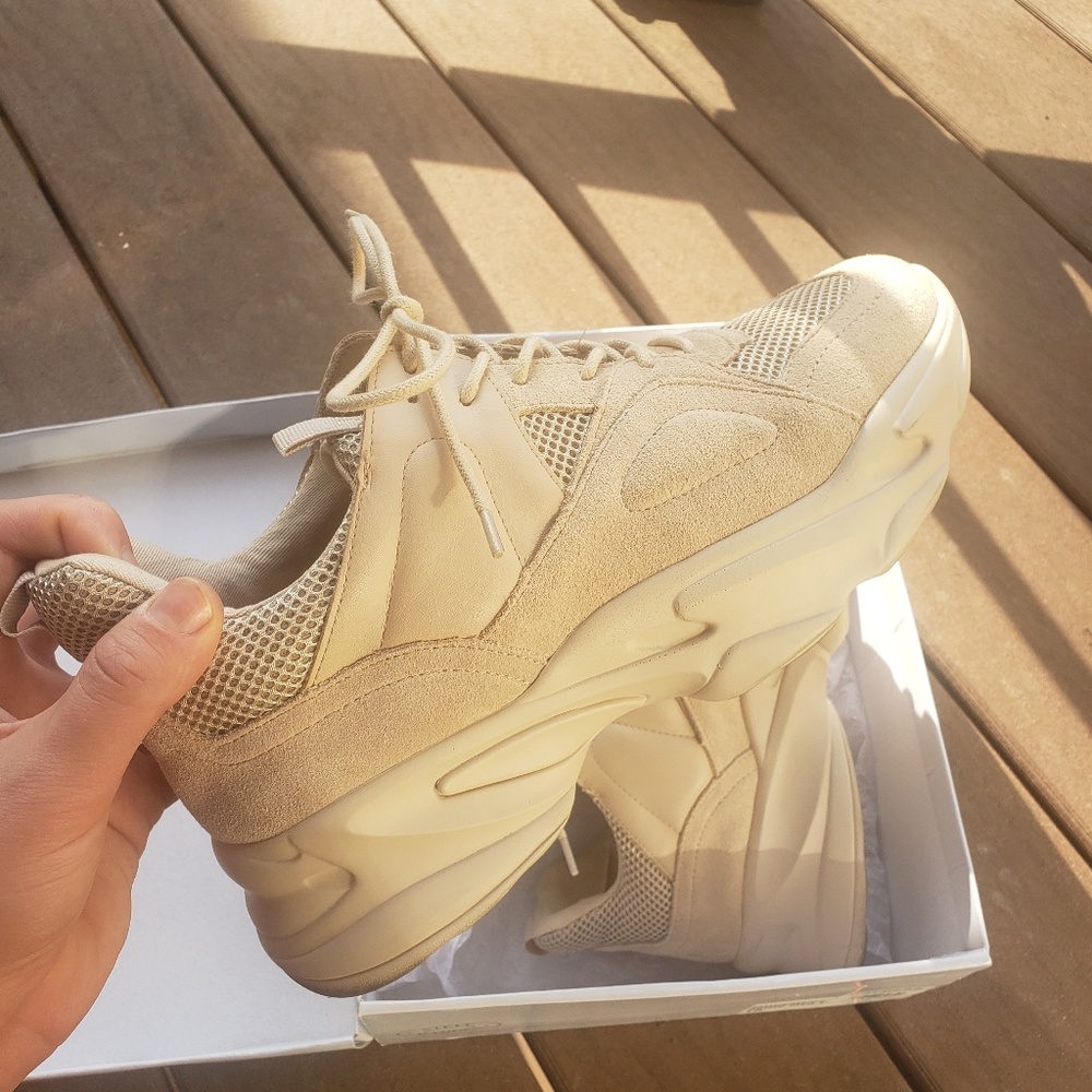 Steve Madden Beige Movement Sneakers